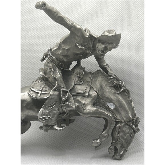 1983 CHILMARK ? Cheyenne inspired by Fredric Remington ? As Is No stand No Base - Picture 2 of 9